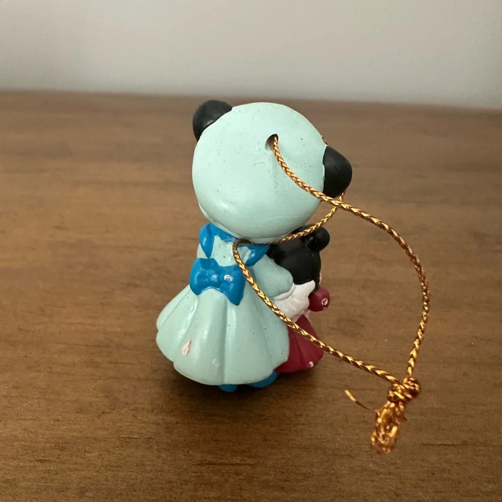 Vtg. Avon Minnie Mouse Disney’s Mickey’s Christmas Carol, 2003